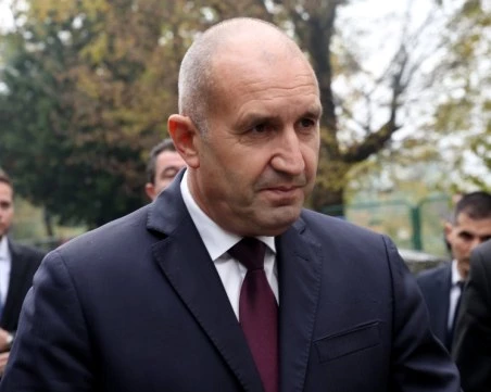Румен Радев започва консултациите за ново правителство