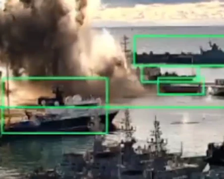 Украйна удари руска подводница в пристанището на Новоросийск