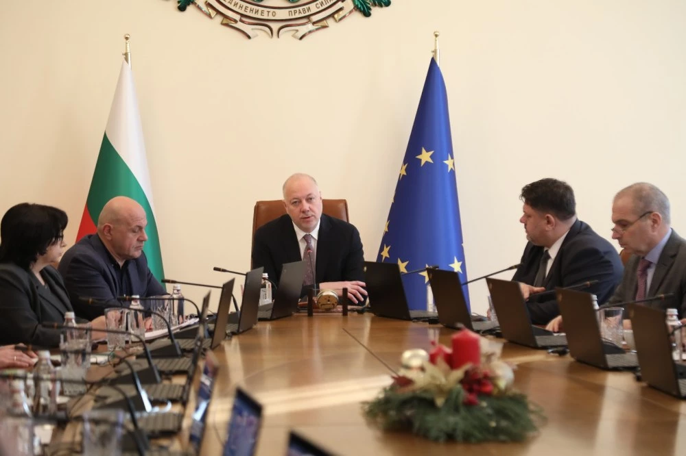 Росен Желязков: Удължителният бюджет гарантира стабилността на държавата и социалните разходи през 2026 г.