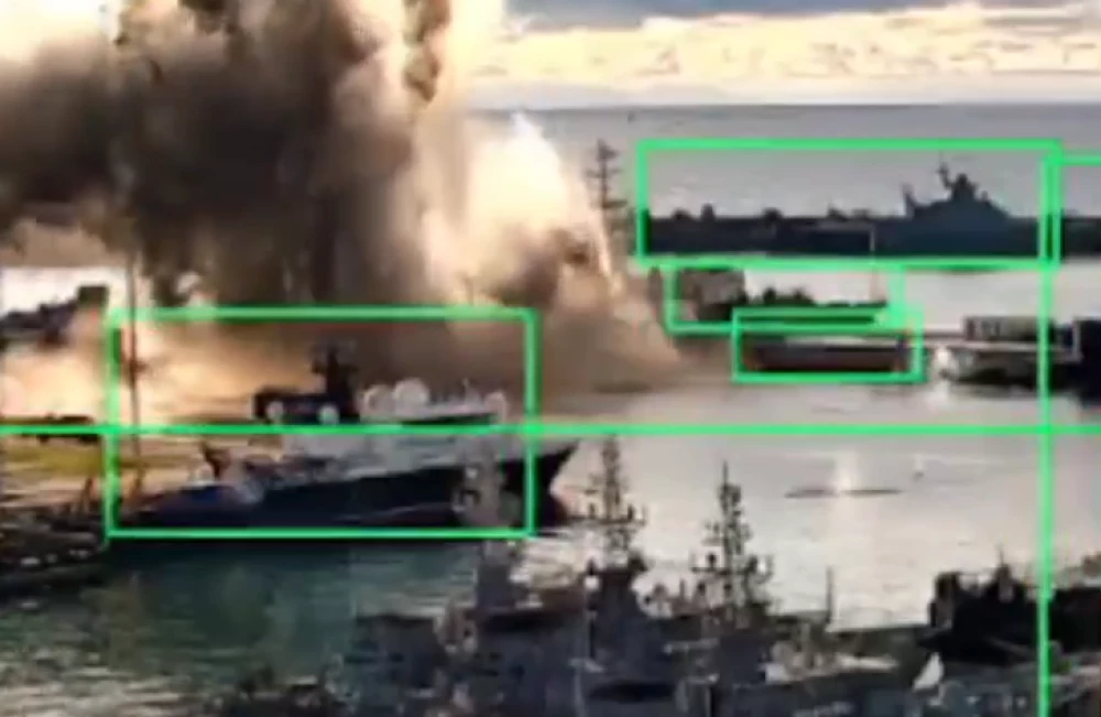 Украйна удари руска подводница в пристанището на Новоросийск