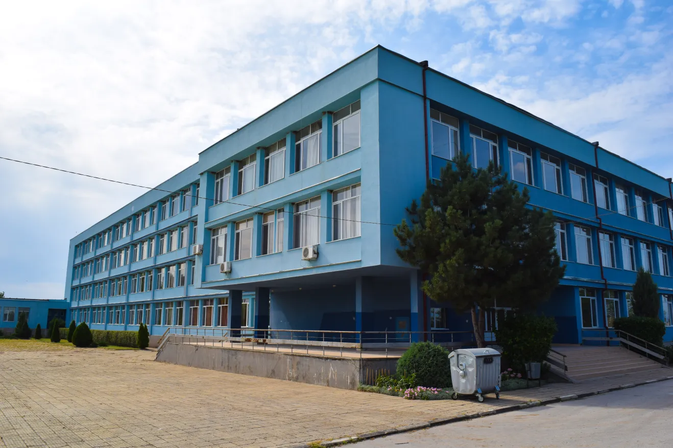 Добрият пример! Две деца от Раковски намериха и върнаха изгубени дебитни карти