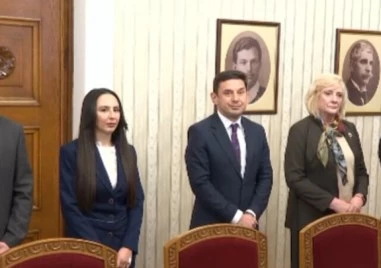 Четвъртата политическа сила в парламента ДПС  Ново начало провежда консултации за