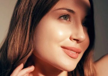 Всички се стремим да имаме кожа която изглежда сияйна гладка