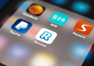 През ноември Revolut прекрати поддръжката на българския лев BGN в