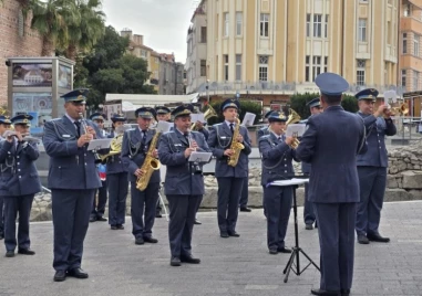 Военният духов оркестър с благотворителен концерт в Регионален исторически музей