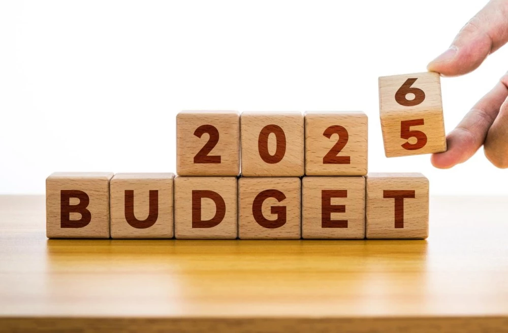 Удължителният бюджет замразява заплатите през 2026 г.