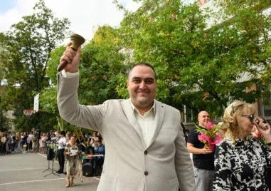 Арестуваният директор скрил около 20 камери в тоалетните на учениците с цел контрол на дисциплината