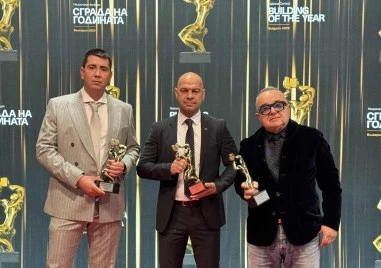 Новият басейн „Младост с отличие „Сграда на годината