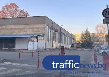 Преди дни на всички входове на паркинга към стадион Христо