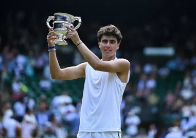 Младата българска звезда в тениса Иван Иванов получи званието световен