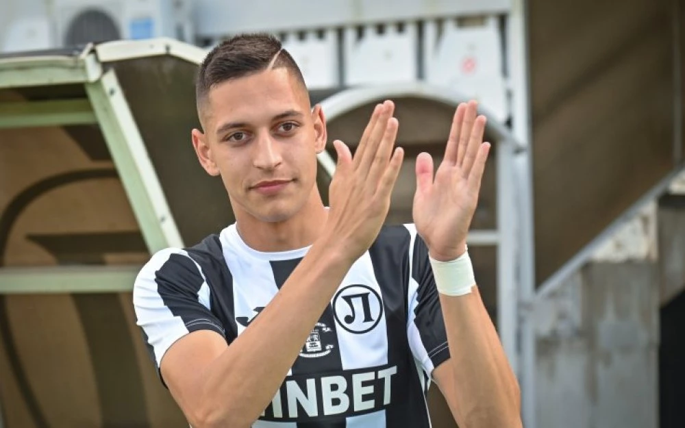 Младежкият национал Петър Андреев напуска Локомотив Пловдив новината съобщи той