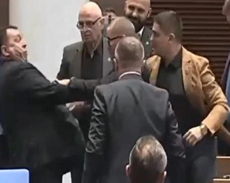 Радостин Василев: 40 секунди ми говори малоазиатски думи, търпях, но се наложи да го отстраня