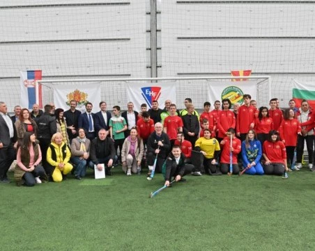 Турнир по хокей на трева за младежи с интелектуални увреждания в Пловдив