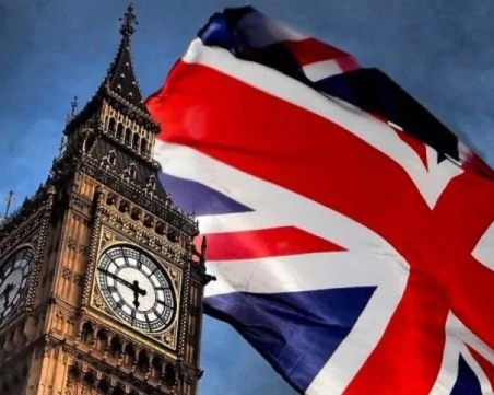 Великобритания отново се присъединява към 