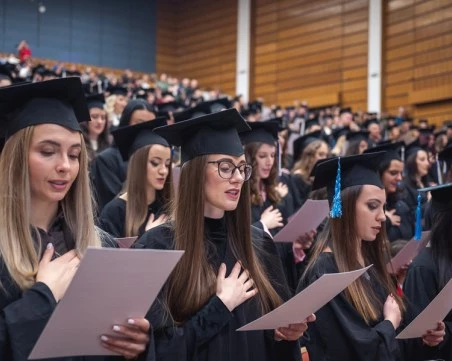 Днес се дипломираха професионалните бакалаври в направление 