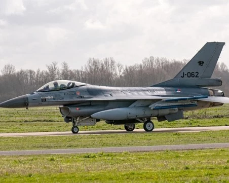 На официална церемония в Граф Игнатиево: Представят първите осем самолета F-16