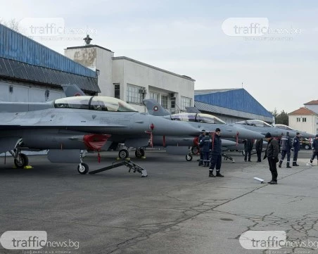 Представиха в Граф Игнатиево новите изтребители F-16 Block 70, петима министри в оставка присъстват
