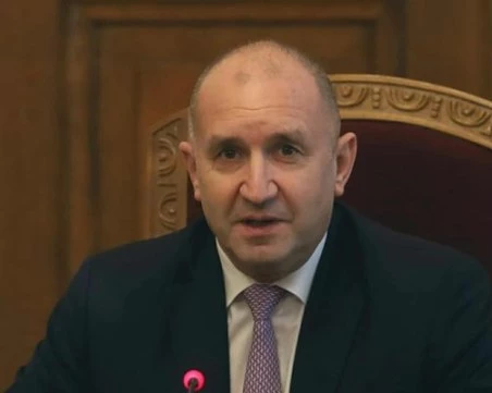 Президентът ще проведе консултация с парламентарната група на „Величие