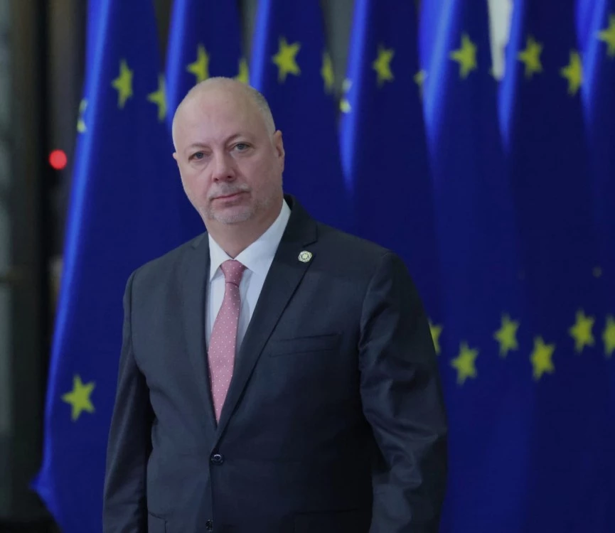 „Съществуват нерешени въпроси между София и Скопие