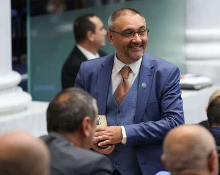 Андрей Чорбанов напуска парламентарната група на „Има такъв народ