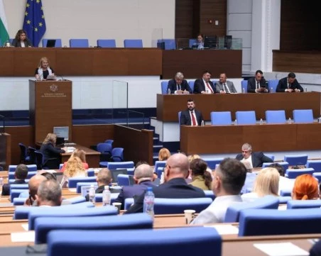 Депутатите излизат във ваканция до 10 януари