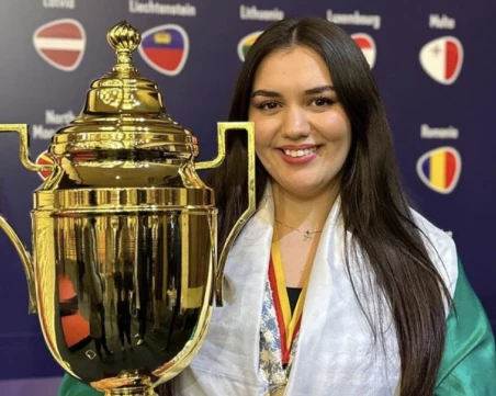 Европейската шампионка Виктория Радева ще играе шах на Колежа