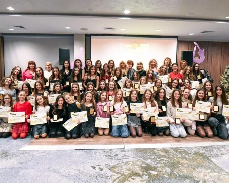 Клубът по художествена гимнастика Тракия закри годината с тържество и награди най-добрите гимнастички