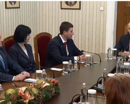 Румен Радев обяви кога връчва първия мандат