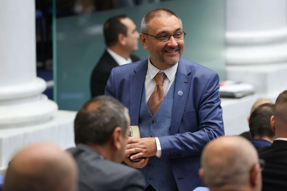 Андрей Чорбанов напуска парламентарната група на „Има такъв народ