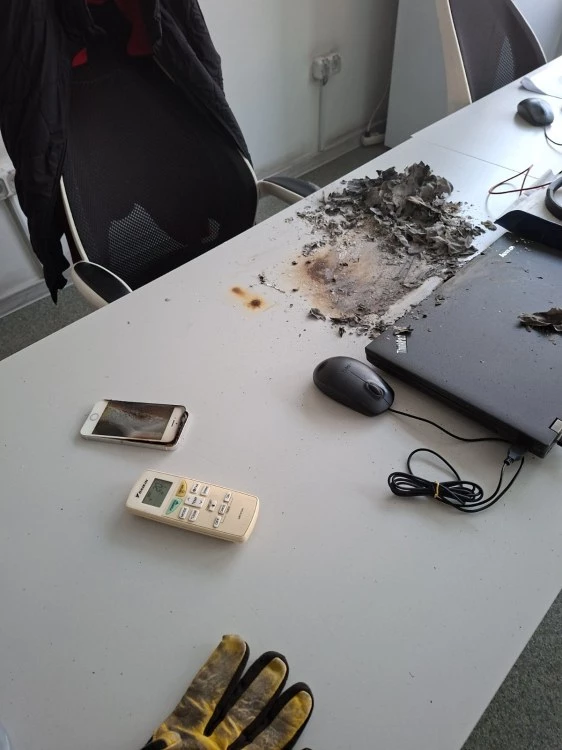 Пожарната съветва: Изключвайте зарядните от контакта, когато не се използват