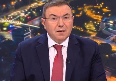 Като политик считам че в политиката няма място за вдигнати