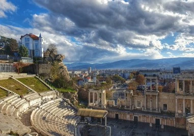 Облачно и студено ще се задържи и днес времето в