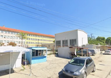 Спряха 38 павилиона „подарък за някого на местната „Шан-з-Елизе в Столипиново