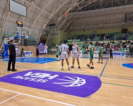 Академик не успя срещу Балкан у дома