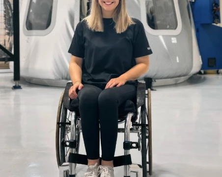 Човек в инвалидна количка за първи път летя в космоса