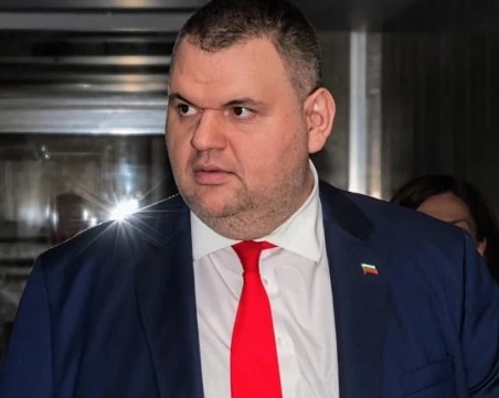 Пеевски: Политически чадър стои зад освобождаването на обвинения директор на 138-о училище