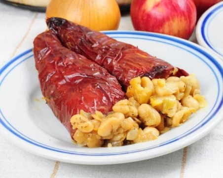 Рецепта за пълнени чушки с боб за трапезата на Бъдни вечер