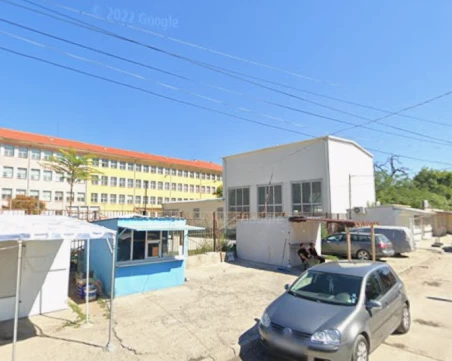 Спряха 38 павилиона „подарък