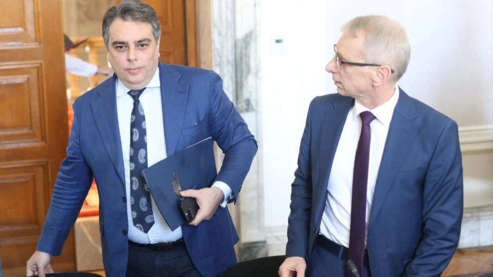 ПП: Директорът на 138-о училище не е наш член