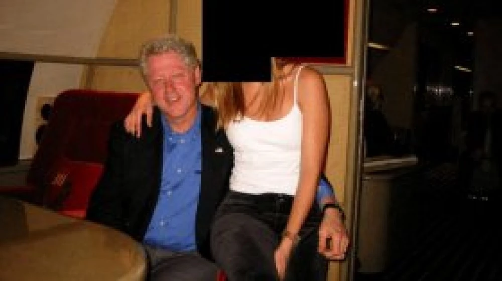 Публикуваха нови файлове от досиетата на Епстийн, има кадри с Майкъл Джексън, Кевин Спейси и Бил Клиндън