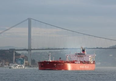 Турция вдига таксите за преминаване на търговски кораби, от ще се отрази на стоките