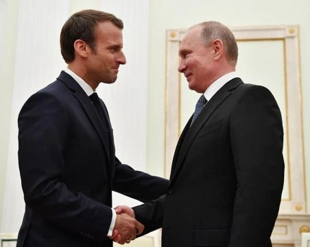 Кремъл: Путин е готов да разговаря с Макрон