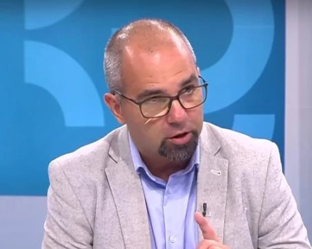 Първан Симеонов: Румен Радев е пред труден избор – да скочи сега в политиката или да изчака следващ етап