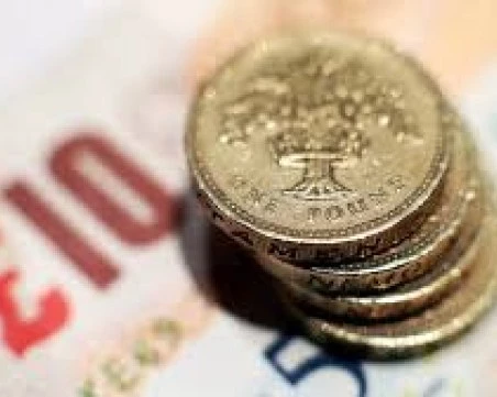 Великобритания въвежда нови данъци и ограничения, които ще засегнат и българи