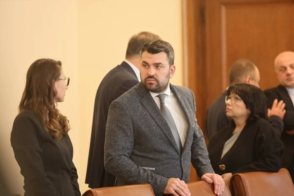 Георг Георгиев: Не можем да оставим държавата на пауза, няма как да абдикираме от функциите си