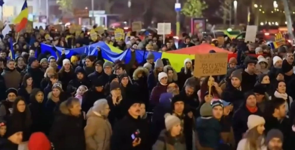 Румъния е обхваната от многохилядни протести