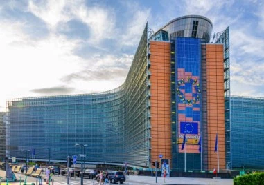 ЕК задържа временно 152, 8 млн. евро от третото плащане по ПВУ