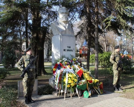 На 6 януари честваме 178 години от рождението на поета - революционер Христо Ботев