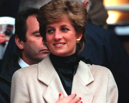 Откриха снимка на принцеса Даяна, скрита в дома на Джефри Епстийн