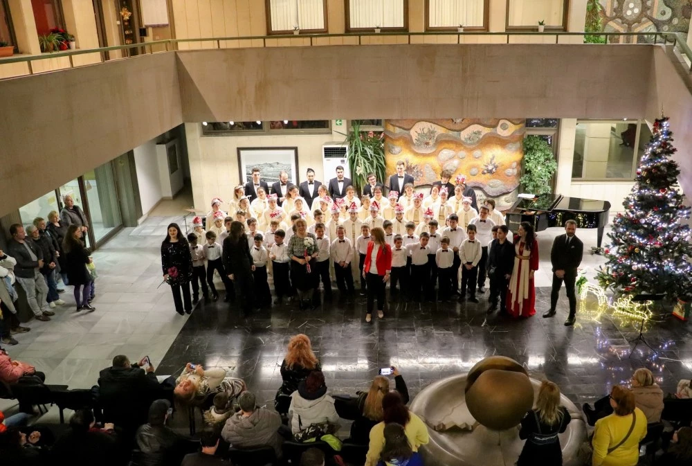 Хорът на момчетата и „Евмолпея